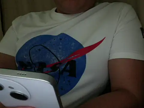 Snapshot of zeusmasterhorny chatting on 10/14/25, 01:50 zeusmasterhorny online show from 10/14/25, 01:50