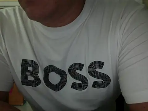 Snapshot of zeusmasterhorny chatting on 10/08/25, 03:08 zeusmasterhorny online show from 10/08/25, 03:08