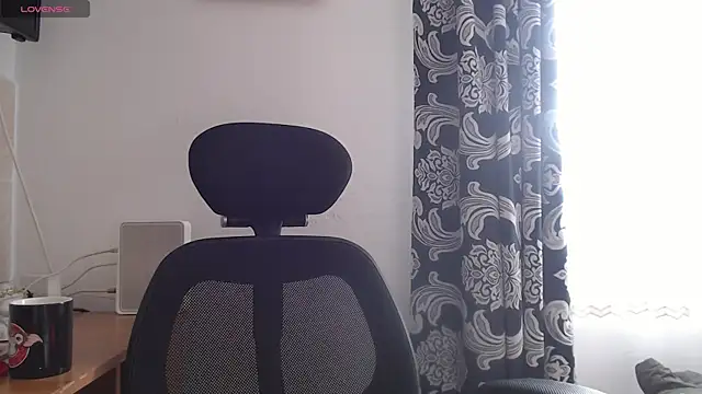 Snapshot of RosieHayes chatting on 11/17/25, 10:19 RosieHayes online show from 11/17/25, 10:19