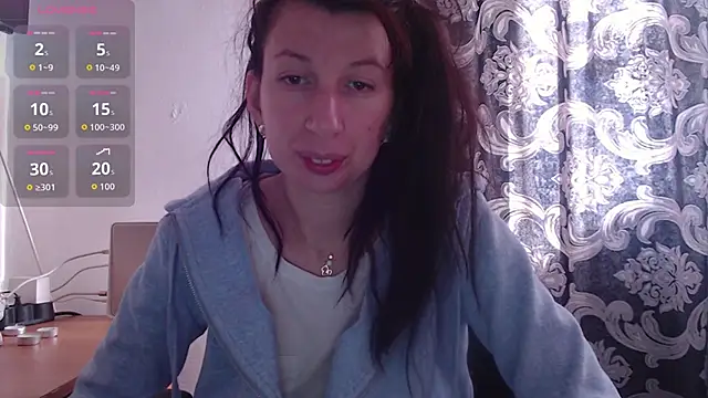 Snapshot of RosieHayes chatting on 11/13/25, 08:29 RosieHayes online show from 11/13/25, 08:29