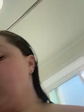 mommyxxmilkerxx online show from 04/29/26, 05:30