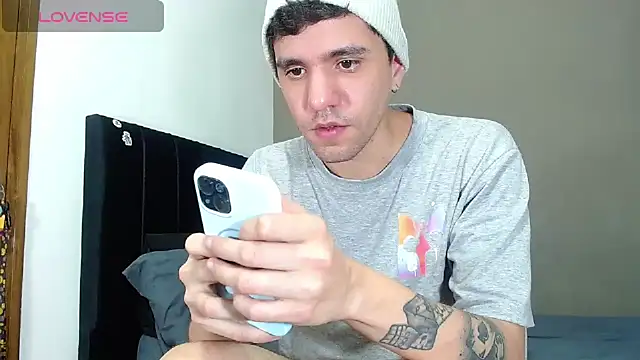 Snapshot of Matteo12_ chatting on 02/03/26, 06:40 Matteo12 online show from 02/03/26, 06:40