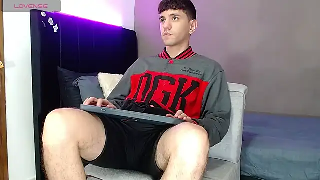 Matteo12  online show from 04/14/26, 04:39