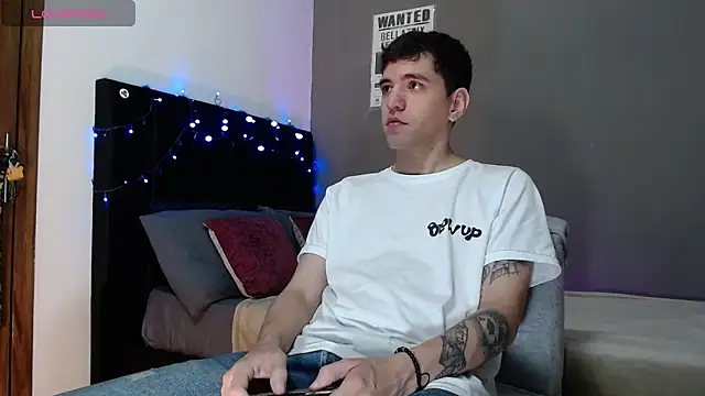 Matteo12  online show from 12/03/25, 11:42