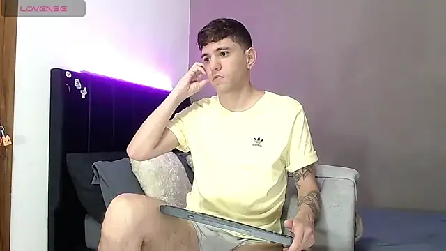 Matteo12  online show from 04/12/26, 03:43