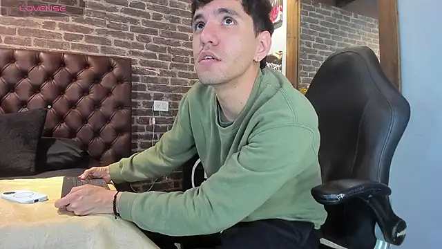 Matteo12  online show from 10/24/25, 03:49