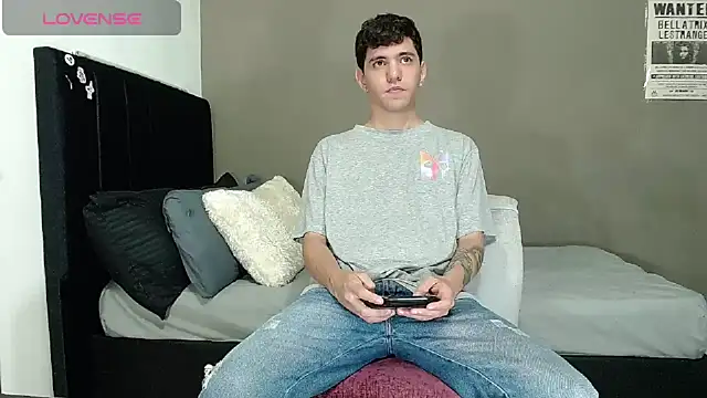 Matteo12  online show from 03/27/26, 02:42