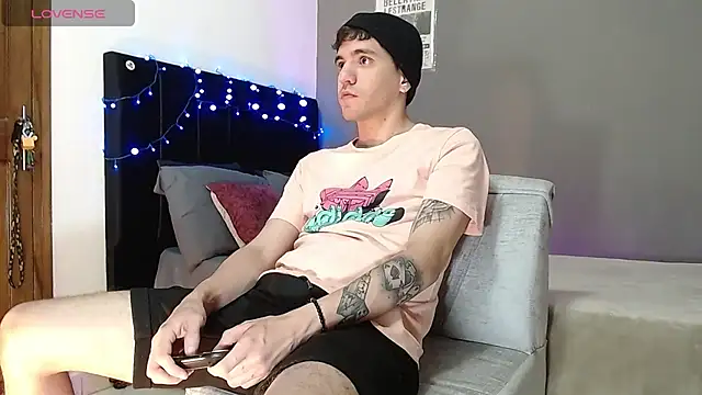 Matteo12  online show from 12/05/25, 03:49