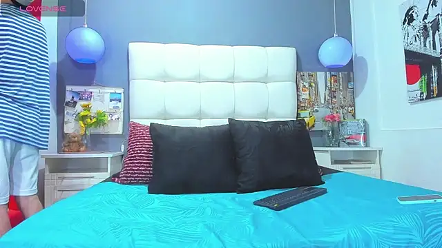 Matteo12  online show from 10/31/25, 03:03