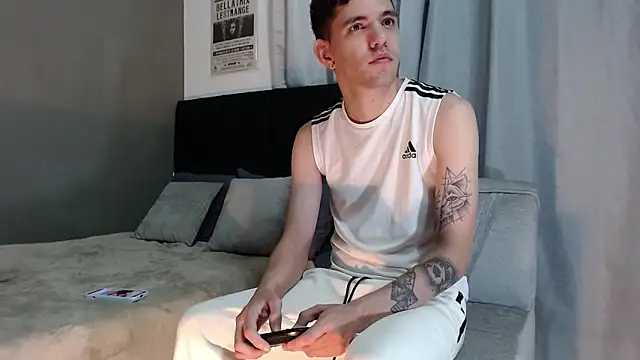 Matteo12  online show from 11/15/25, 05:11