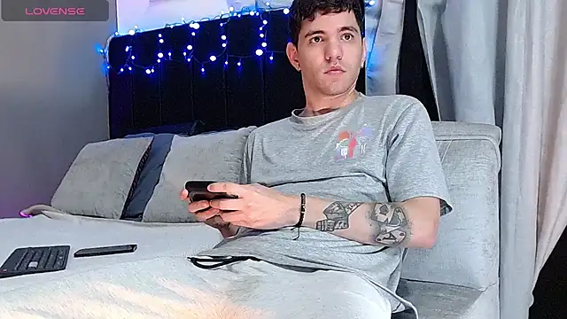 Matteo12  online show from 11/29/25, 06:24