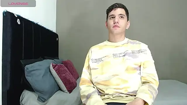 Snapshot of Matteo12_ chatting on 01/17/26, 07:17 Matteo12 online show from 01/17/26, 07:17