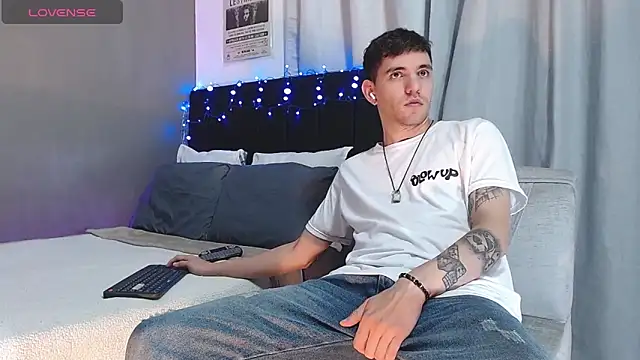 Matteo12  online show from 11/20/25, 04:46