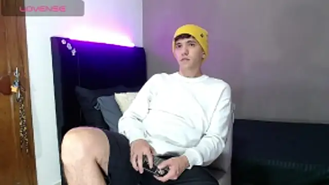 Matteo12  online show from 03/07/26, 02:40