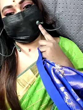 Snapshot of Cutie_nila26 chatting on 10/27/25, 05:41 Cutie nila26 online show from 10/27/25, 05:41