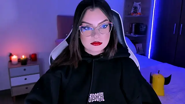 OphelianaRose33 online show from 11/14/25, 10:35