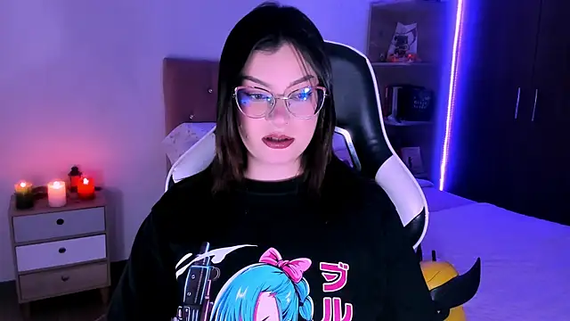 OphelianaRose33 online show from 11/30/25, 09:15