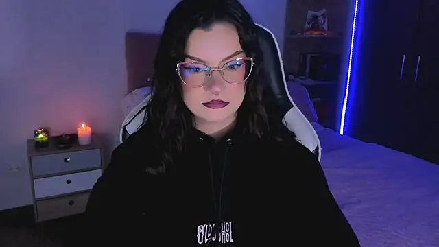 OphelianaRose33 online show from 10/03/25, 12:03