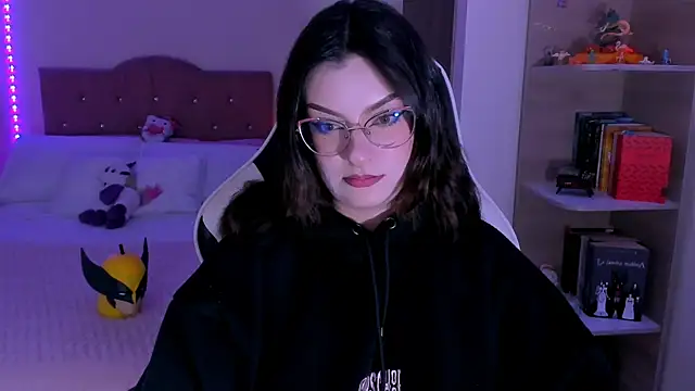 OphelianaRose33 online show from 12/20/25, 10:45