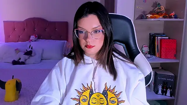 OphelianaRose33 online show from 02/22/26, 07:37