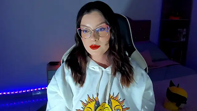 OphelianaRose33 online show from 04/24/26, 10:56