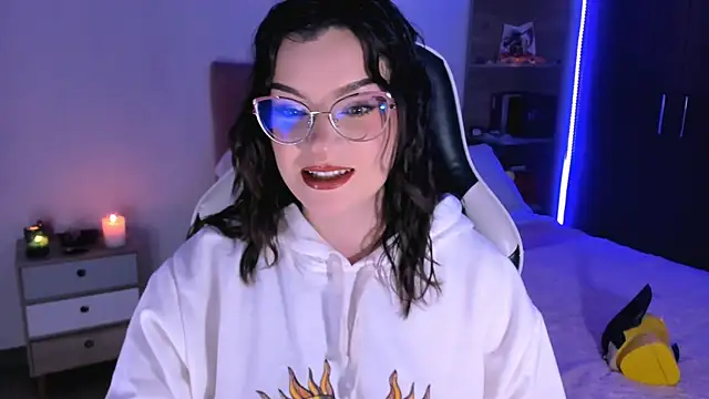 OphelianaRose33 online show from 10/03/25, 10:55