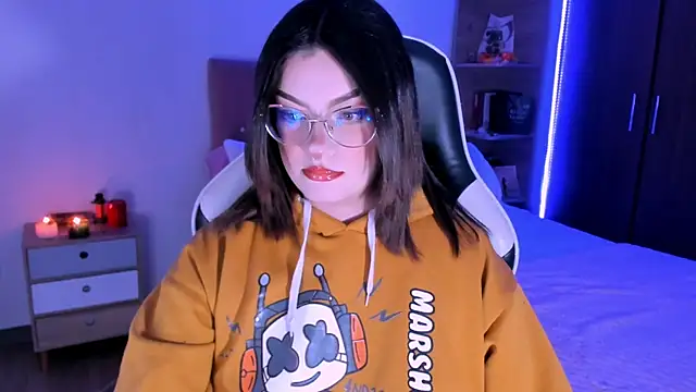 OphelianaRose33 online show from 11/22/25, 10:52