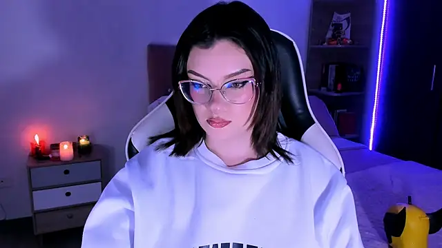 OphelianaRose33 online show from 10/27/25, 10:54