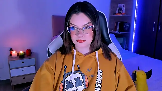 OphelianaRose33 online show from 11/16/25, 09:41