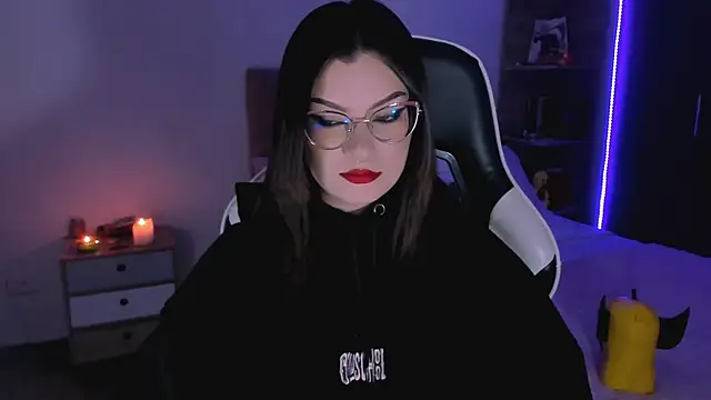 OphelianaRose33 online show from 10/09/25, 09:37