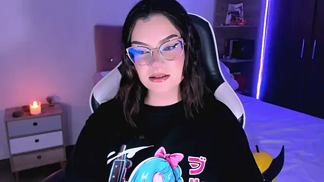 OphelianaRose33 online show from 10/11/25, 08:32