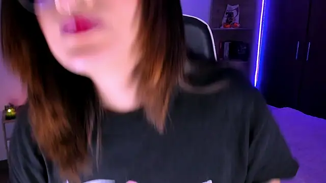 OphelianaRose33 online show from 11/01/25, 11:20