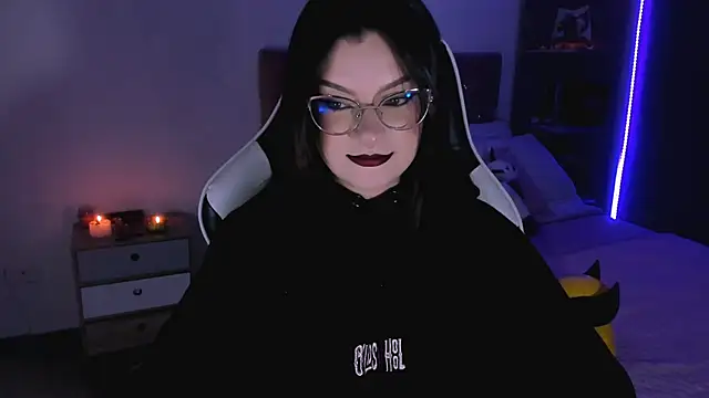 OphelianaRose33 online show from 09/19/25, 10:36