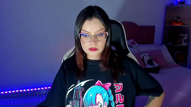 OphelianaRose33 online show from 04/10/26, 11:12