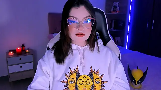 OphelianaRose33 online show from 11/25/25, 10:32