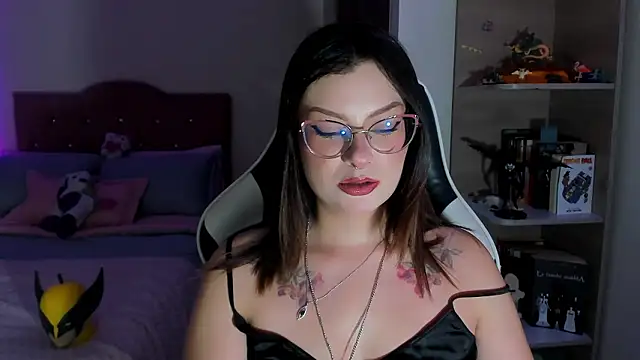 OphelianaRose33 online show from 03/17/26, 12:35