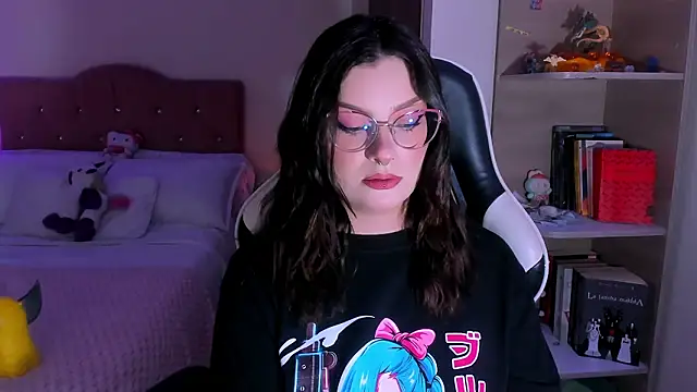 OphelianaRose33 online show from 02/23/26, 10:21