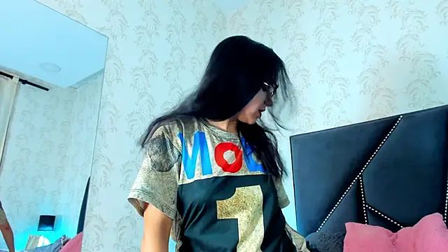 white leti online show from 11/08/25, 10:35