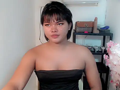 Snapshot of FROXXX21 chatting on 06/04/26, 08:57 FROXXX21 online show from 06/04/26, 08:57