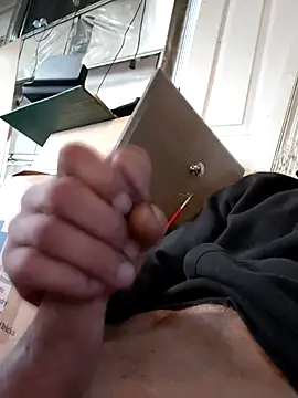 Hungwell1515 online show from 02/15/26, 12:59