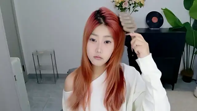 xiaouli online show from 10/18/25, 02:35
