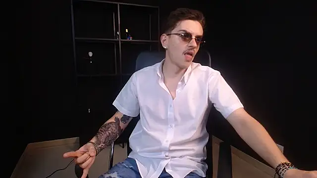Snapshot of FelixStarkk chatting on 07/19/26, 06:11 FelixStarkk online show from 07/19/26, 06:11