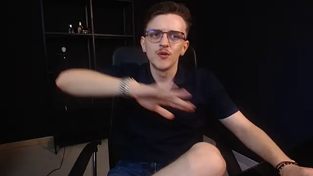 Snapshot of FelixStarkk chatting on 06/10/26, 06:47 FelixStarkk online show from 06/10/26, 06:47