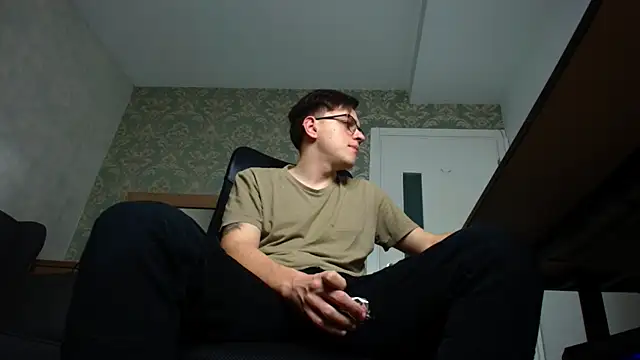 FelixStarkk online show from 10/24/25, 04:22