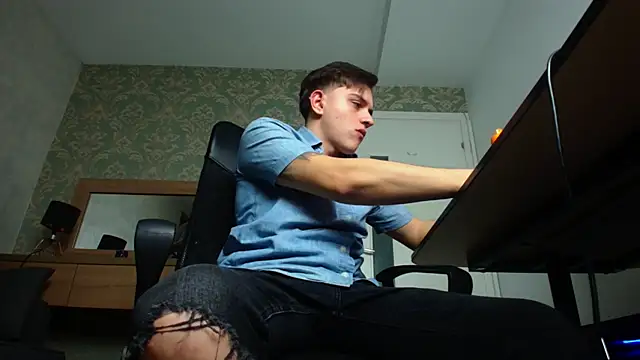 FelixStarkk online show from 10/17/25, 04:05