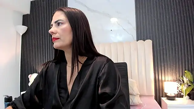 Samantha Claus online show from 11/15/25, 04:05