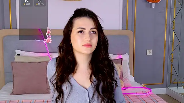 Snapshot of LanaElise chatting on 10/27/25, 05:19 LanaElise online show from 10/27/25, 05:19