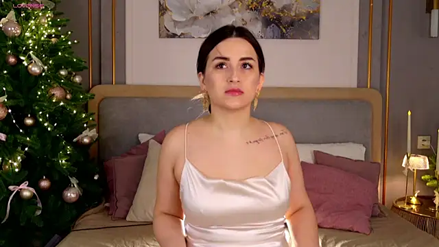 LanaElise online show from 12/19/25, 06:05