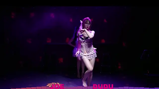 yznt-dudu online show from 10/15/25, 11:51