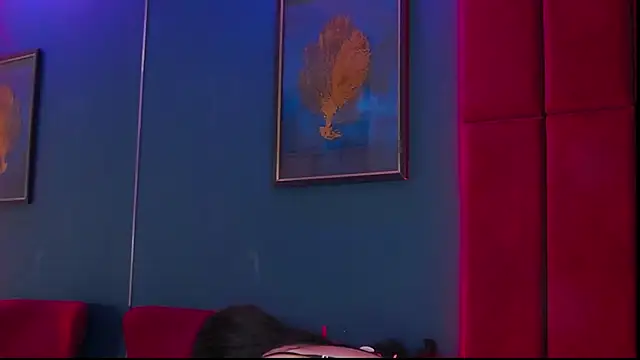 AdelynnReeds online show from 11/19/25, 06:46